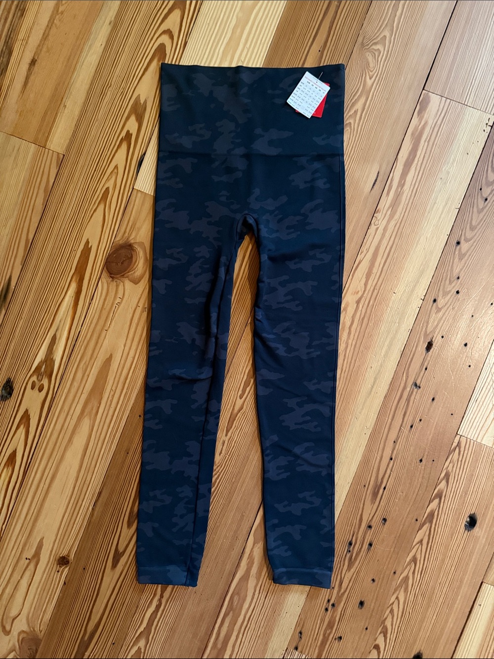 Spanx black camo look at me now Large leggings